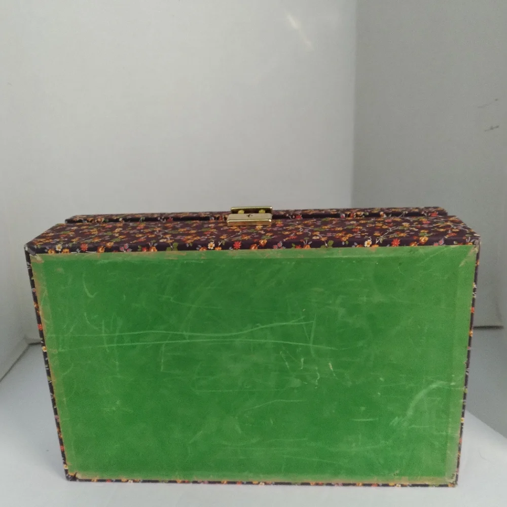 Vintage Floral Pattern Jewelry Box with Gold Lock and Velvet Interior Compartmen
